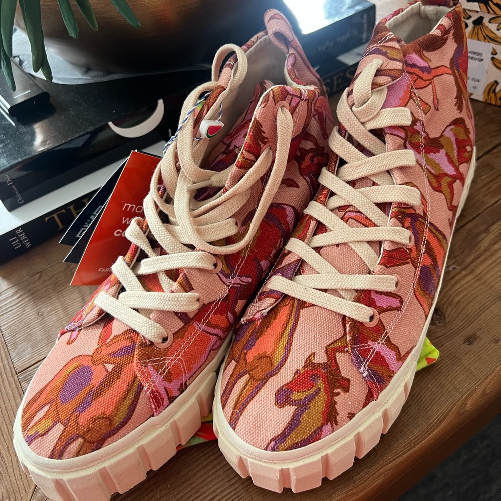 Farm Rio Rose Wild Horses platform sneaker size 10